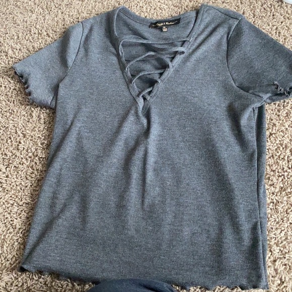 crisscross top - Picture 2 of 2